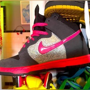 Wmn 6.5 Nike Dunk High Tops; rare with pretty pink/black/silver glitter combo
